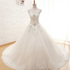 WEDDING DRESS with crystals ,it is an amazing dress.